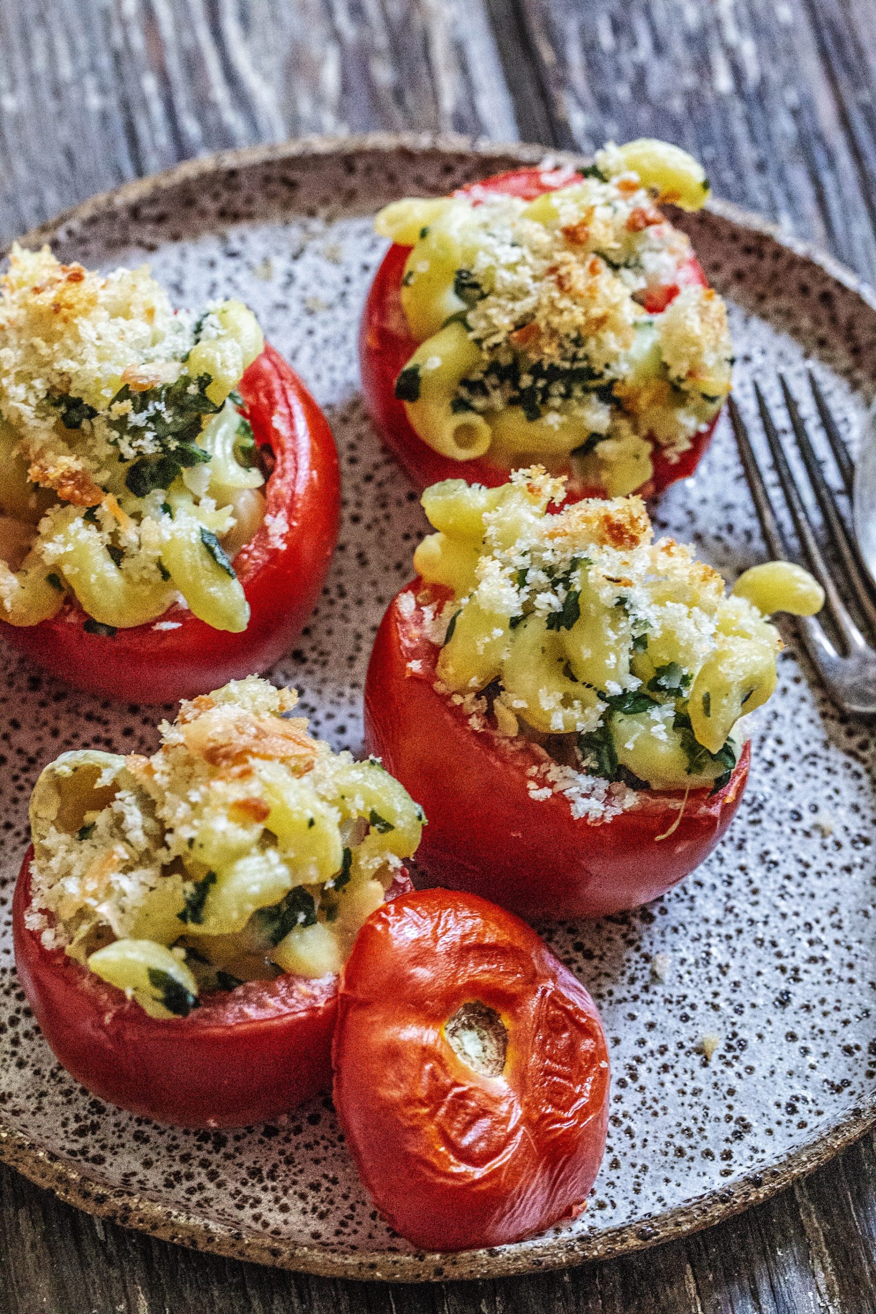 Spinach and Artichoke Mac and Cheese Stuffed Tomatoes