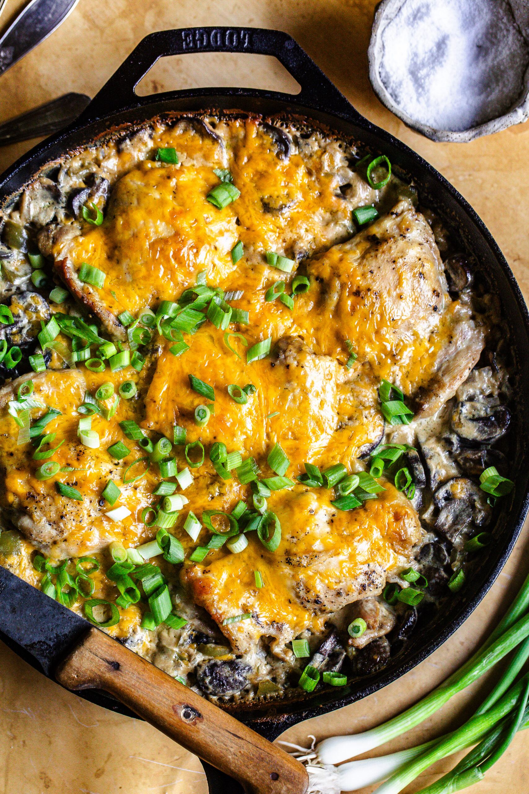 Creamy Chicken and Rice Skillet with Mushrooms