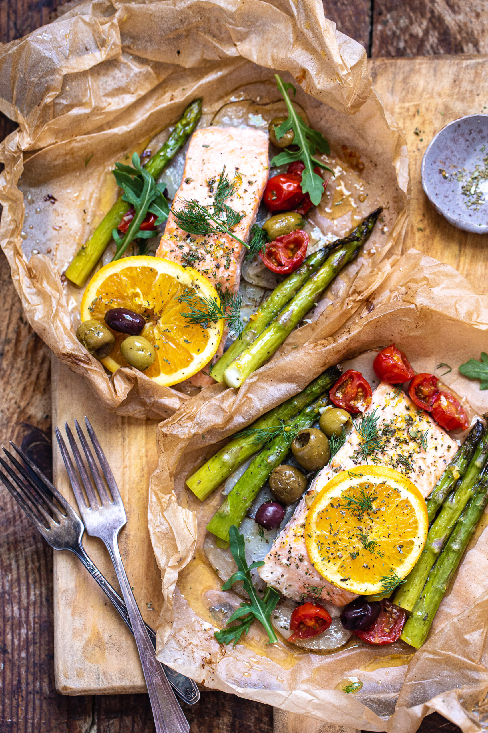 Citrusy Parchment Baked Salmon and Veggies